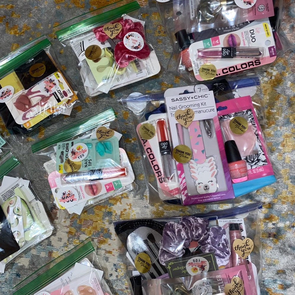 FREE GIFTS WITH PURCHASE 🎁 - Picture 9 of 12
